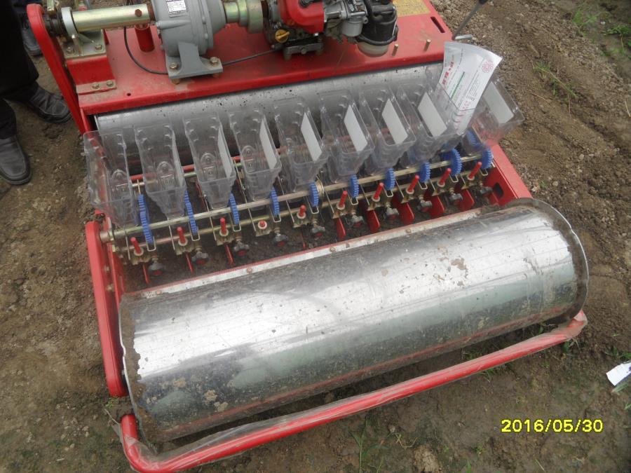 上海璟田2BS-JT10蔬菜精密播種機.JPG