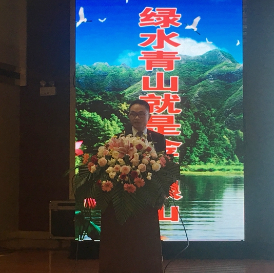 曾楚怡博士做報告.jpg