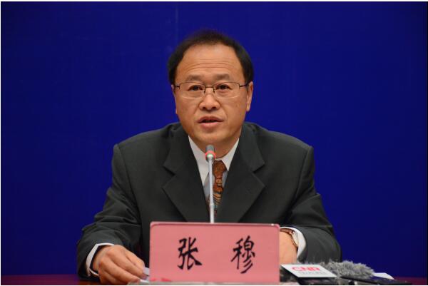 云南省農(nóng)業(yè)農(nóng)村廳黨組成員、副廳長、新聞發(fā)言人張穆.jpg